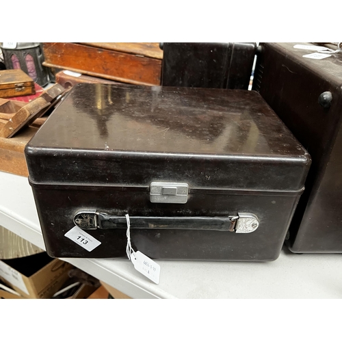 135 - Vintage AC DC voltmeter in brown bakelite case, approx 17cm H x 29cm W x 22cm D