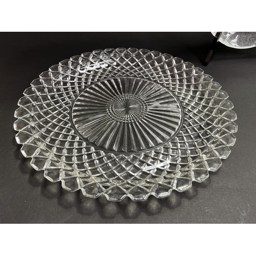 196 - Crystal and glass trays, approx 37cm Dia and smaller