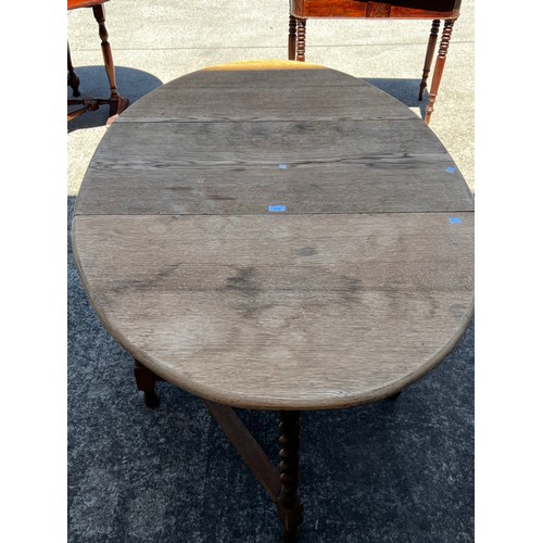 532 - Vintage 1930's English Oak Gate leg table, approx 78cm H x 52cm W x 94cm L (Folded/Closed)