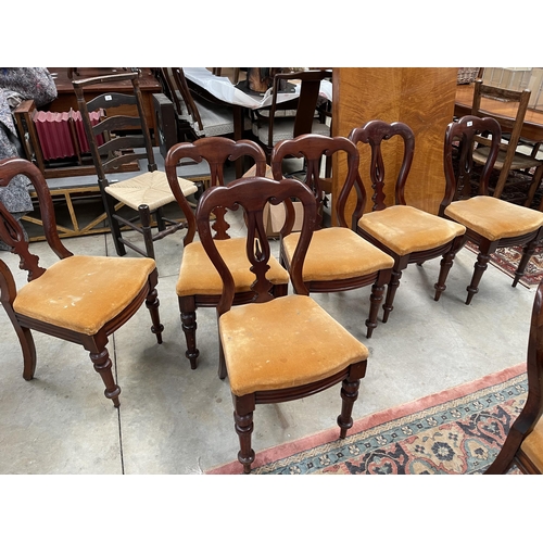 537 - Set of six antique mahogany dining chairs (6)