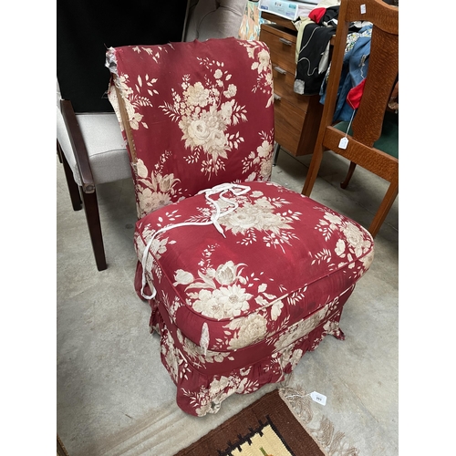 661 - Vintage upholstered Parker Knoll chair