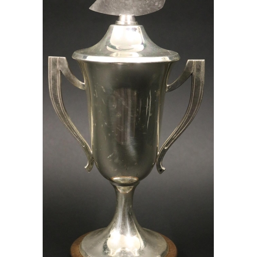 1147 - Tennis trophy. Inscribed, amro Handelsbank AG, 35 Tennis Legends Championships 1986 Moyland. Approx ... 