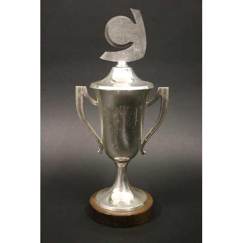 1147 - Tennis trophy. Inscribed, amro Handelsbank AG, 35 Tennis Legends Championships 1986 Moyland. Approx ... 