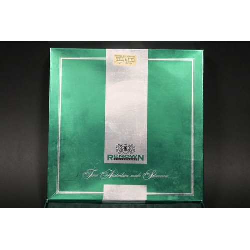 1312 - Tennis trophy tray, inscribed AUSTRALIAN OPEN LEGENDS MIXED DOUBLES RUNNER UP 2000. Approx 22cm Dia.... 