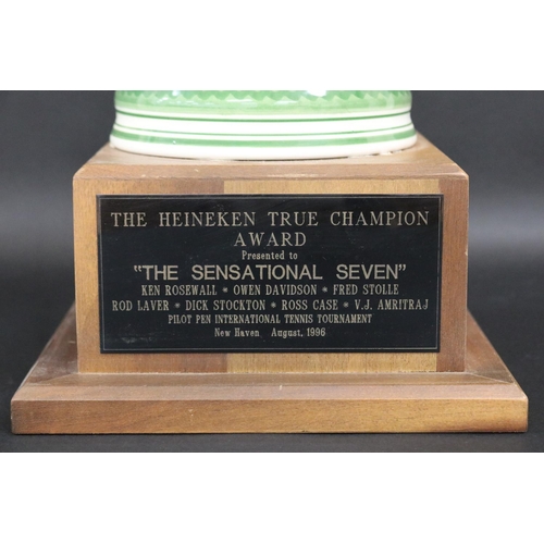 1329 - THE HEINEKEN TRUE CHAMPION AWARD Presented to 