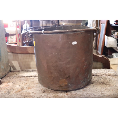 412 - Large antique French copper pot with iron swing handle, approx 30cm H ex handle x 36cm W
