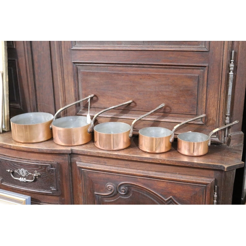 382 - Set of five French graduating size copper saucepans, with iron handles (heavy gauge), approx 20cm Di... 