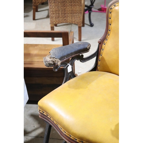 415 - Antique Victory barbers chair