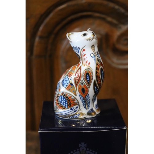 537 - Royal Crown Derby Siamese Kitten with box, approx 9cm H