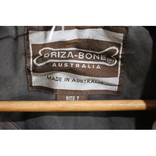 298 - Driza-Bone Australia, riding coat, approx size 7 XL ch 115 cm