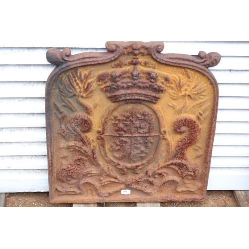 183 - Antique early 18th century French cast iron fire back Royal crest, approx 63cm H x 62cm W