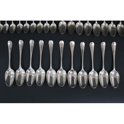 128 - Antique Georgian hallmarked sterling silver service for 11 plus extras, 12 dinner forks, 11 spoons, ... 