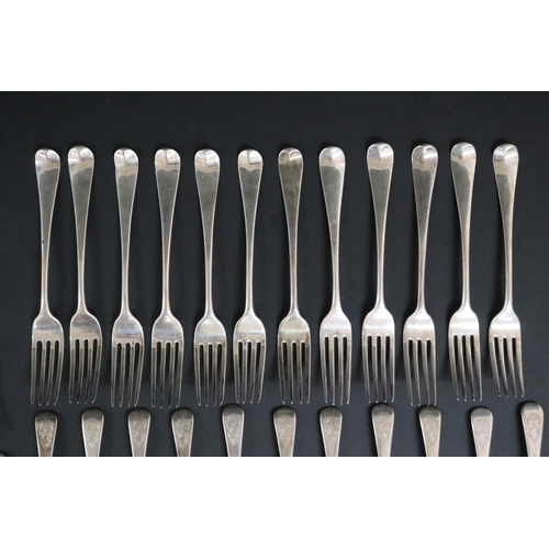 128 - Antique Georgian hallmarked sterling silver service for 11 plus extras, 12 dinner forks, 11 spoons, ... 