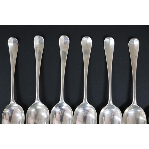 128 - Antique Georgian hallmarked sterling silver service for 11 plus extras, 12 dinner forks, 11 spoons, ... 