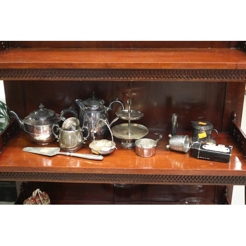 527 - Assortment of French silver plate to include server, teapot etc, approx 17cm H and shorter