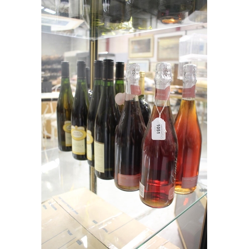713 - 12 bottles of Australian wine: 6 x Brown Brothers Crouchen & Riesling, 4 x Emeri De Bortoli Pink Mos... 