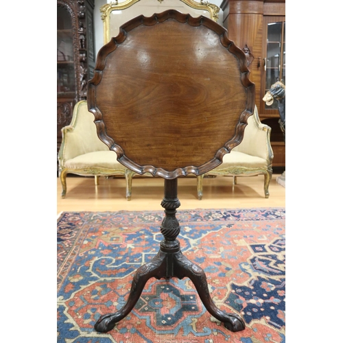 70 - Fine antique English George III mahogany snap top tea table, raised shaped Chippendale top edge, the... 