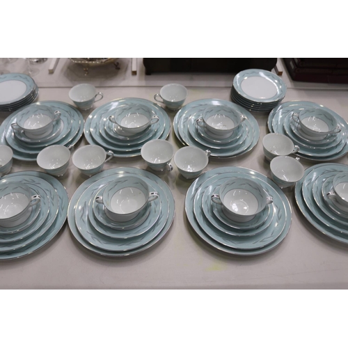 548 - Noritake porcelain service