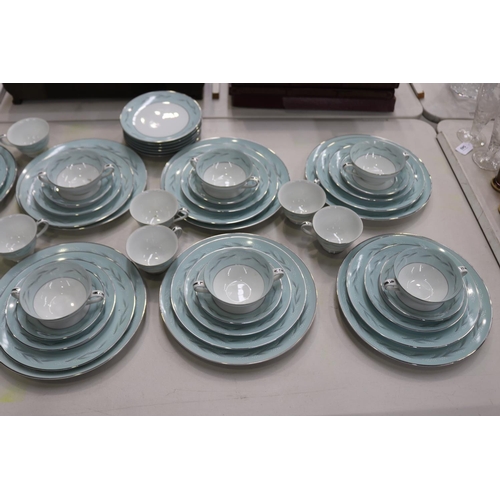 548 - Noritake porcelain service