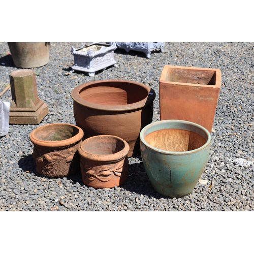 122 - Selection of terracotta garden pots, approx 38cm H x 52cm Dia and smalller