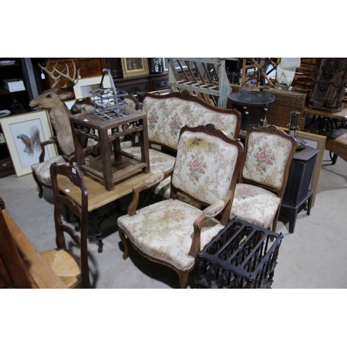 400 - Antique French walnut five piece suite, comprising a settee, pair of arm chairs and pair of side cha... 