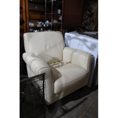 451 - Modern cream leather lounge arm chair