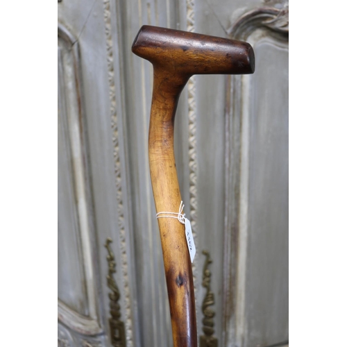 1162 - Australian mulga wood walking stick, approx 84cm L