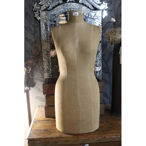 1180 - Shop display mannequin, approx 88cm H