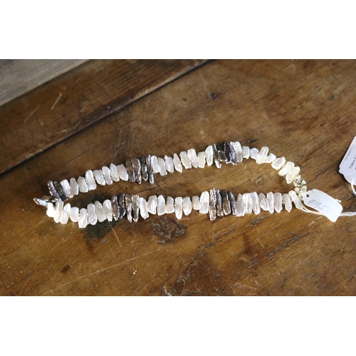 1320 - Two tone pearl necklace, approx 41cm L