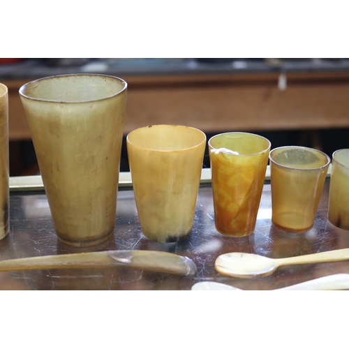 1353 - Selection of six antique horn beakers & various size antique horn spoons, approx 11cm H x 7cm Dia an... 