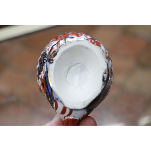 1368 - Rare antique shell form ink pot, decorated in imari colours, (small chip to the cover), approx 7cm H... 