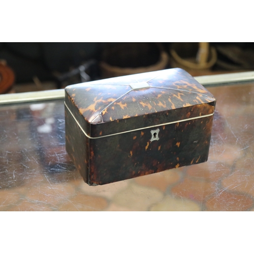 1370 - Antique early 19th century tortoise shell tea caddy, With pewter string inlay, with two section inte... 