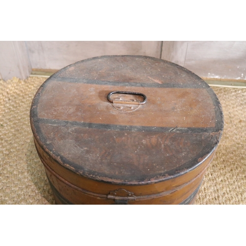 1191 - Large antique tin hat box, approx 32cm H x 46cm Dia