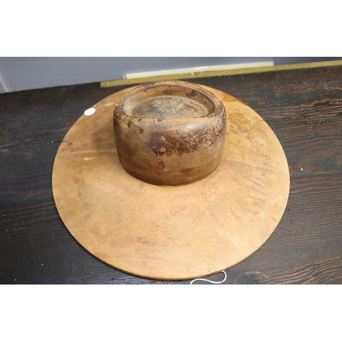 1725 - Large antique hat block with broad rim base plate 46 cm dia approx