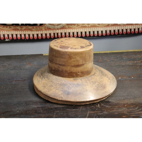 1726 - Antique wooden hat block, 36 cm dia base plate