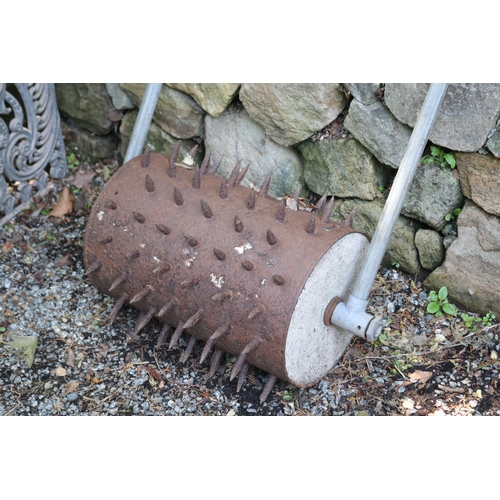 2046 - Old gal metal handle iron spike soil airier, approx 150cm H x 60cm W