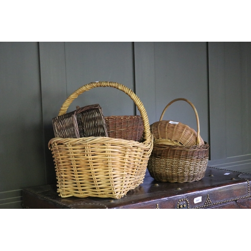 2690 - Selection of baskets, approx 24cm H x 32cm W x 23cm D