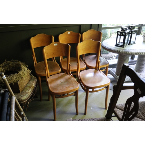 2694 - Five Polish bentwood bentwood café chairs (5)