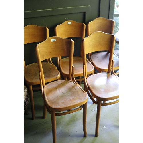 2694 - Five Polish bentwood bentwood café chairs (5)