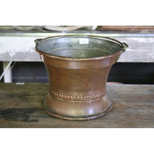 2723 - Antique copper and brass bucket, approx 24cm H ex handles x 32cm Dia