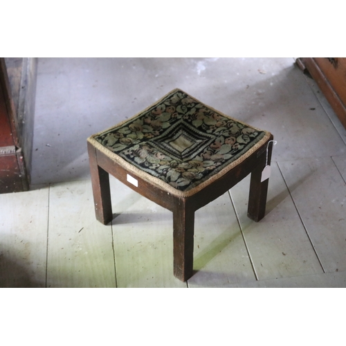 2746 - English Georgian dished top stool, approx 32cm H x 36cm Sq