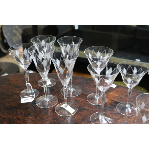 1741 - Part suite of Art deco inspired wine glasses (10)