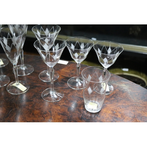 1741 - Part suite of Art deco inspired wine glasses (10)