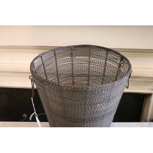 1748 - Twin handled wirework waste paper basket