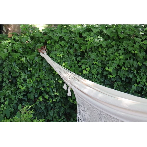 2789 - Woven cotton hammock