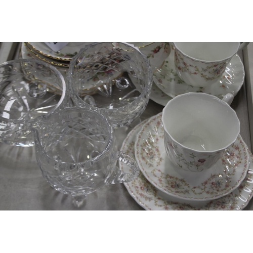 2284 - Part Royal Albert services - Moss Rose & Winsome, along with two Wedgwood tea cup, saucer and plate ... 