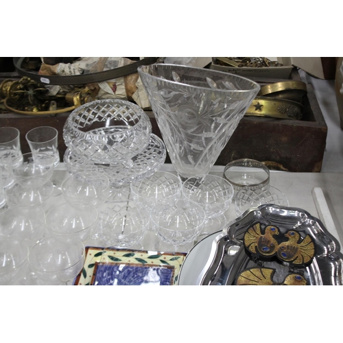 2300 - Assortment of items to include glassware, etc, approx 50cm W and smaller