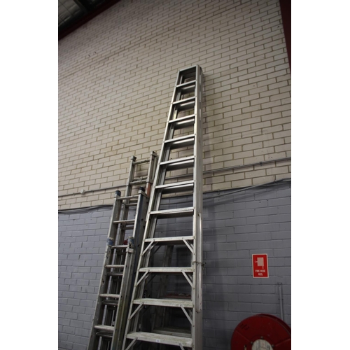 2354 - Good assortment of ladders to include chandelier ladder