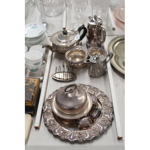 2262 - Assortment of silver plate, approx 30cm Dia and smaller