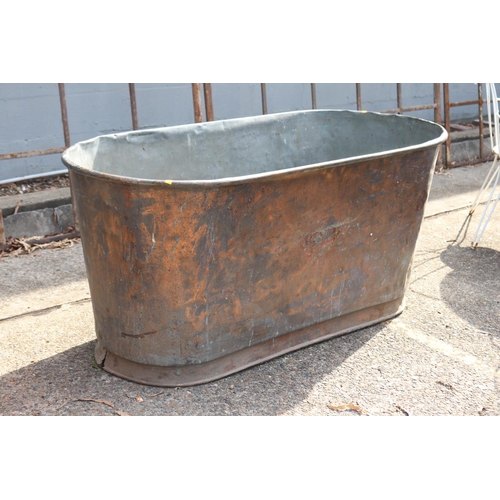 60 - Antique French copper bathtub, approx 65cm H x 141cm L x 60cm W